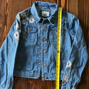 Forever 21 Women’s denim jacket sz Small